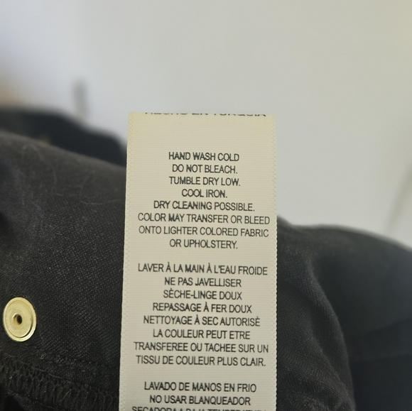 Frame Le High Skinny in Film Noir - Picture 14 of 15